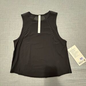NWT Lululemon black Sculpt cropped tank size 2